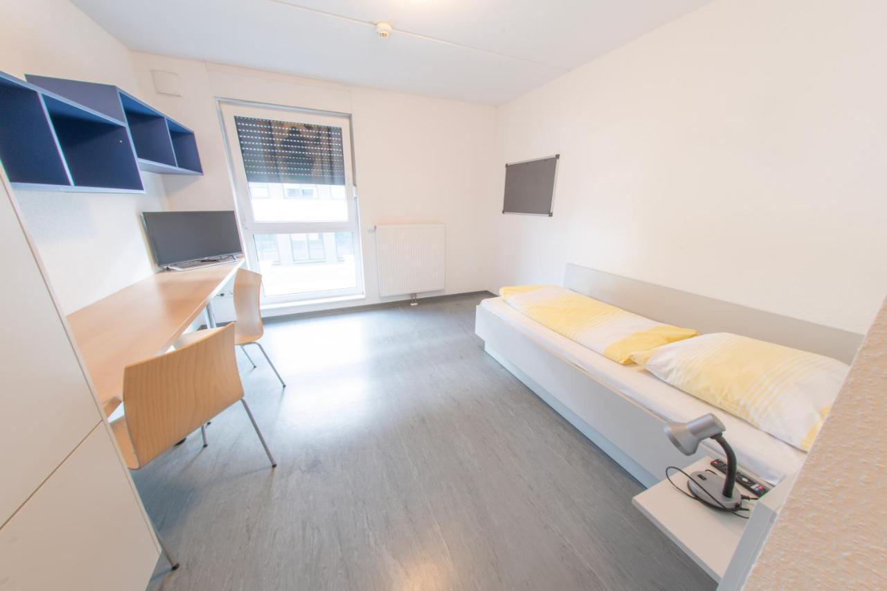Stay Apartmenthaus Und Monteurzimmer Манхайм Екстериор снимка