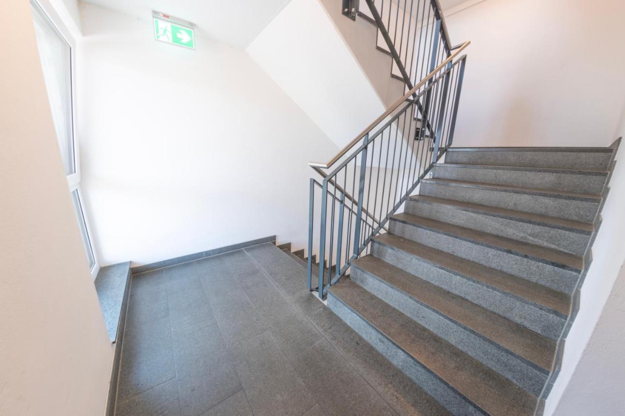 Stay Apartmenthaus Und Monteurzimmer Манхайм Екстериор снимка